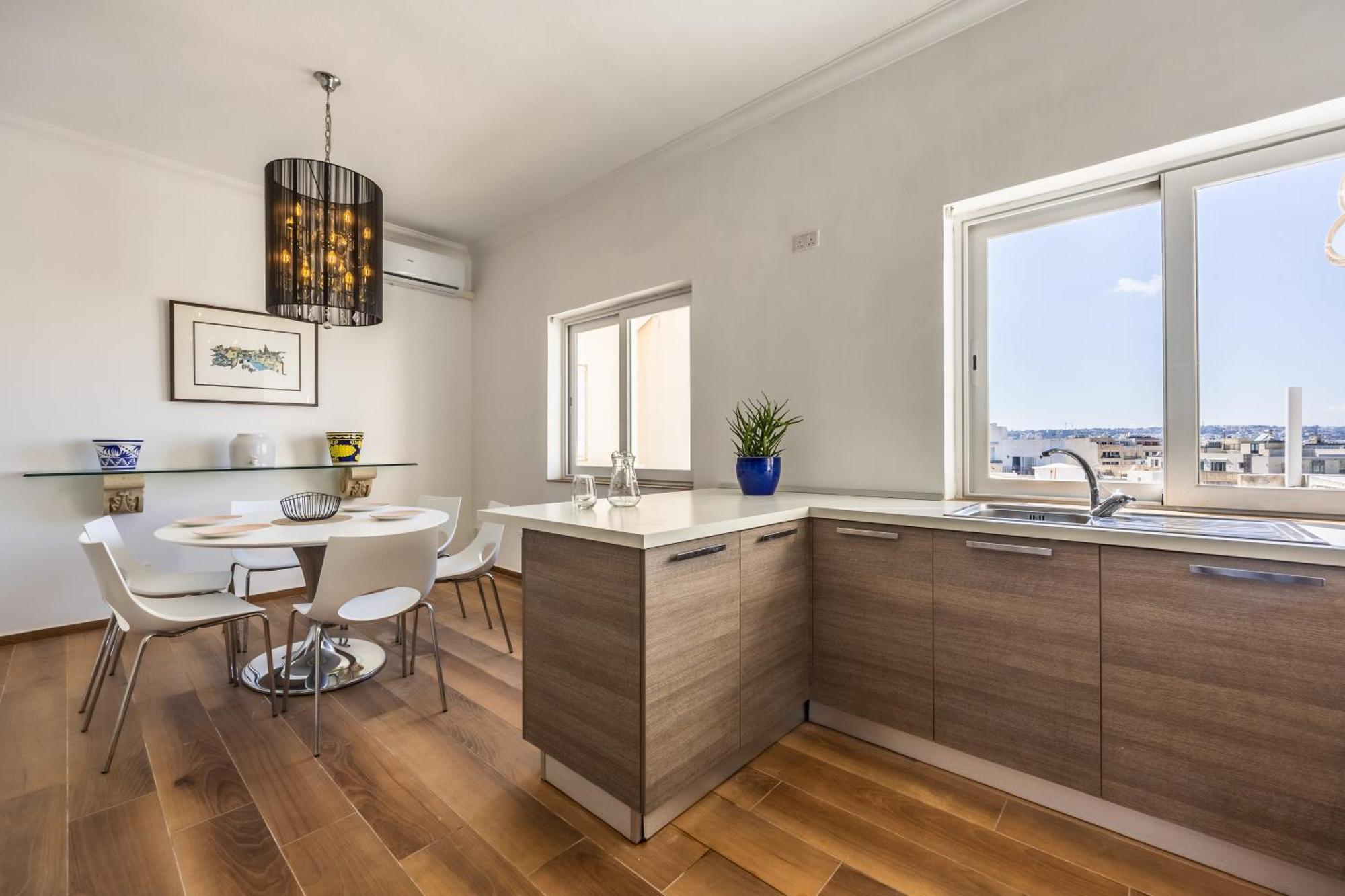 Stunning - Seaview Penthouse 3-Bed + Parking Leilighet Sliema Eksteriør bilde