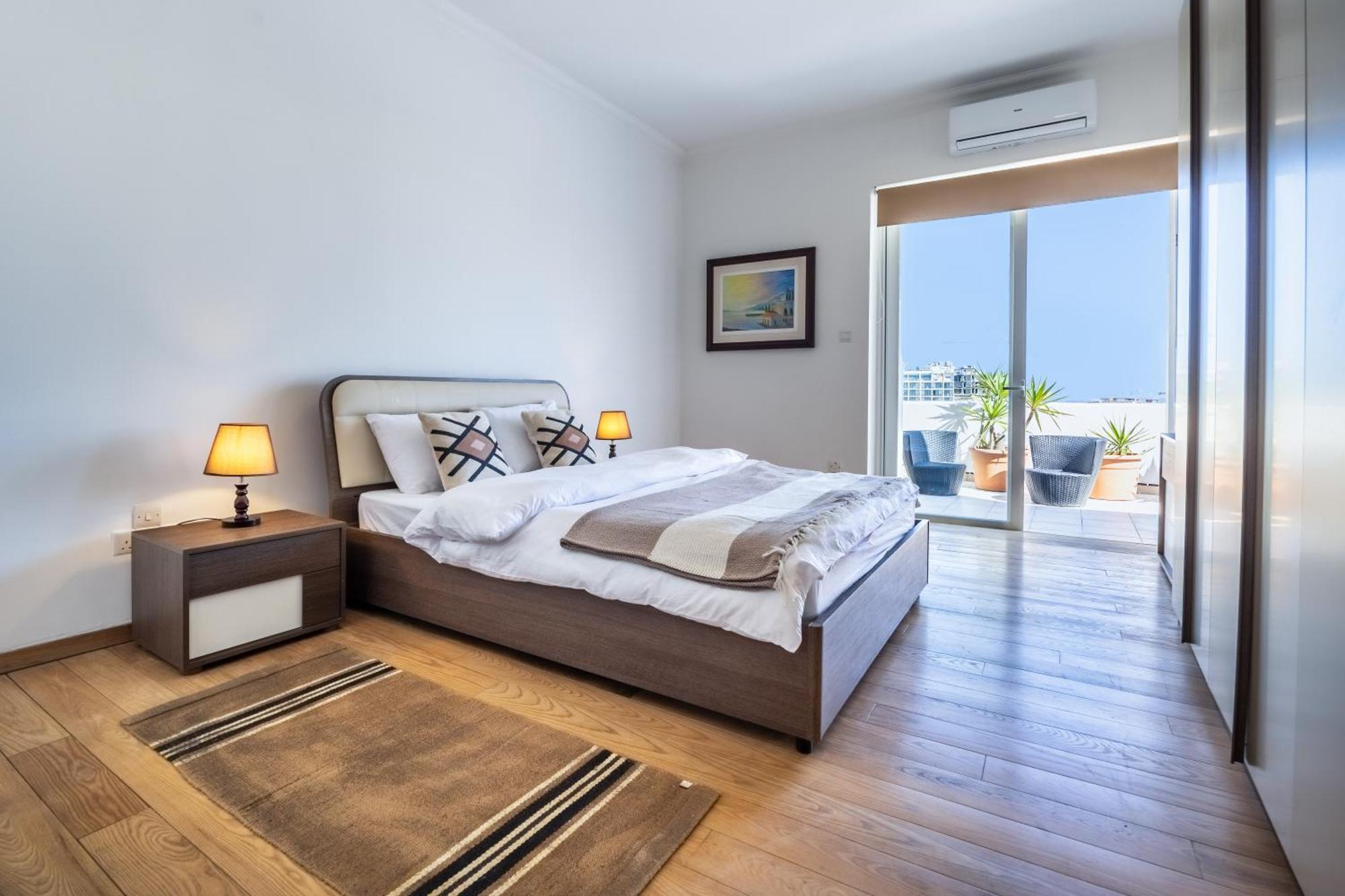 Stunning - Seaview Penthouse 3-Bed + Parking Leilighet Sliema Eksteriør bilde
