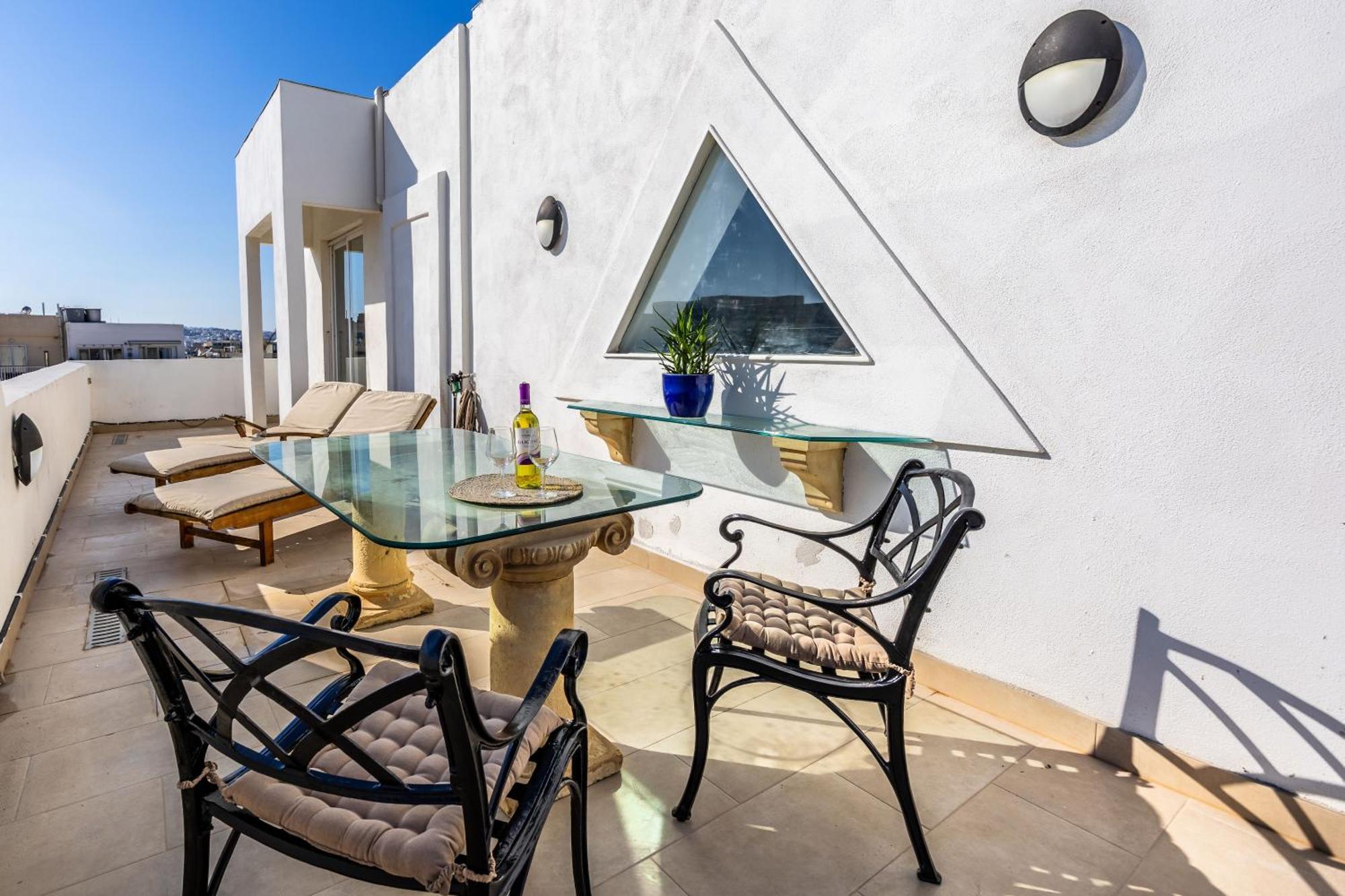 Stunning - Seaview Penthouse 3-Bed + Parking Leilighet Sliema Eksteriør bilde